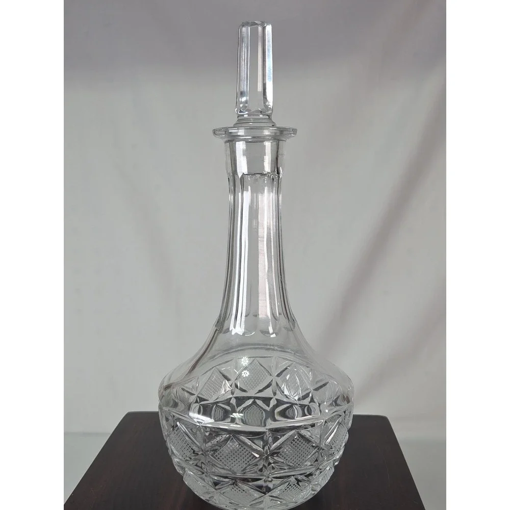 Lead Crystal Decanter with 5 Shot Glasses Diamond Patterned